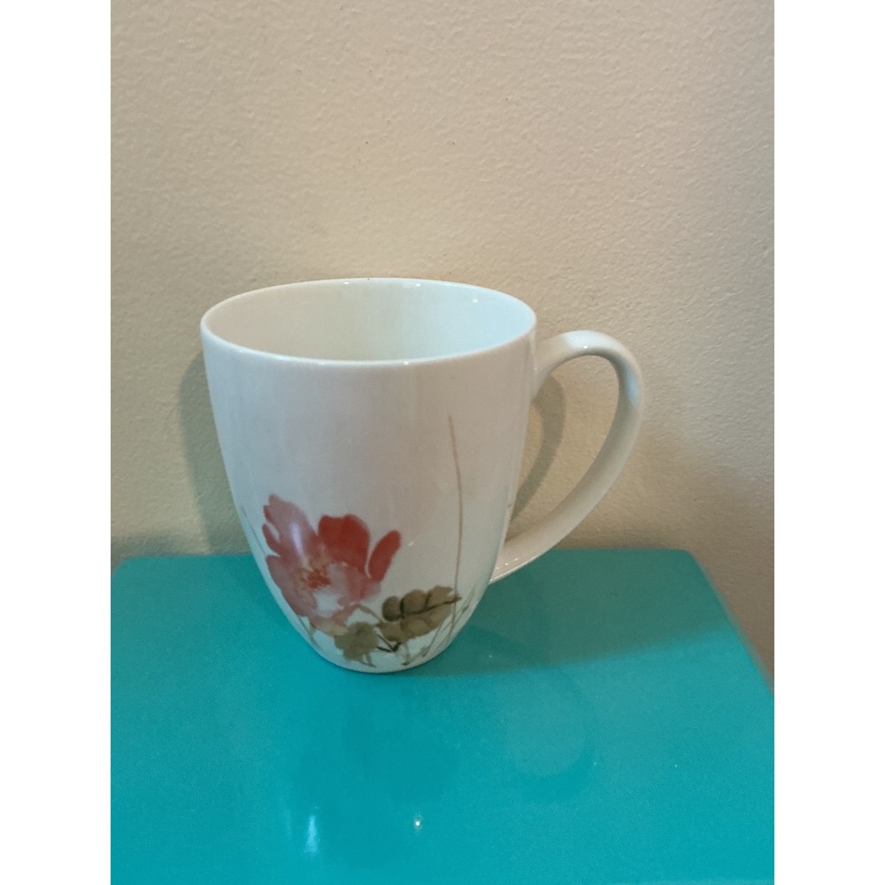 Oneida Amore‎ Porcelain Coffee Mug White Red Floral Botanical Watercolor 4 Inch